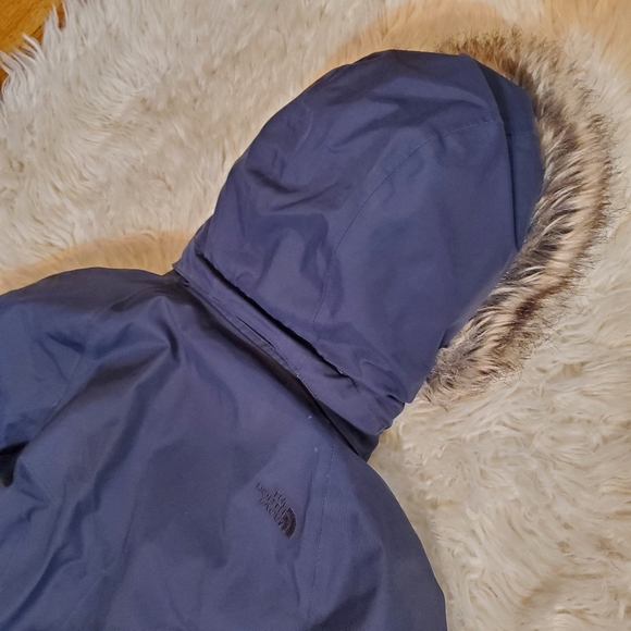 The North Face Blue Women's Parka coat - Picture 6 of 9